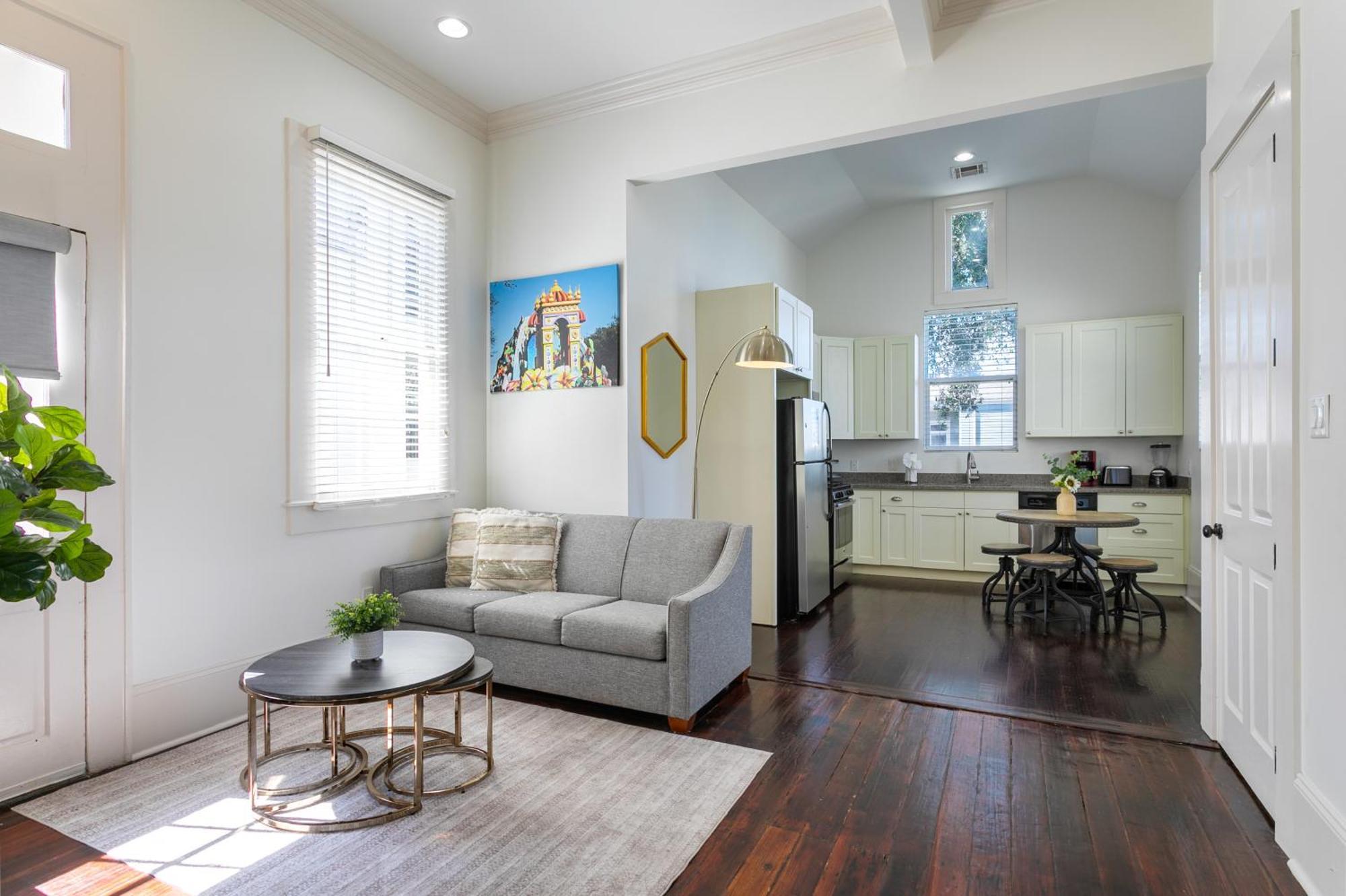 Charming 2Br On Carondelet By Hosteeva Apartment New Orleans Bagian luar foto