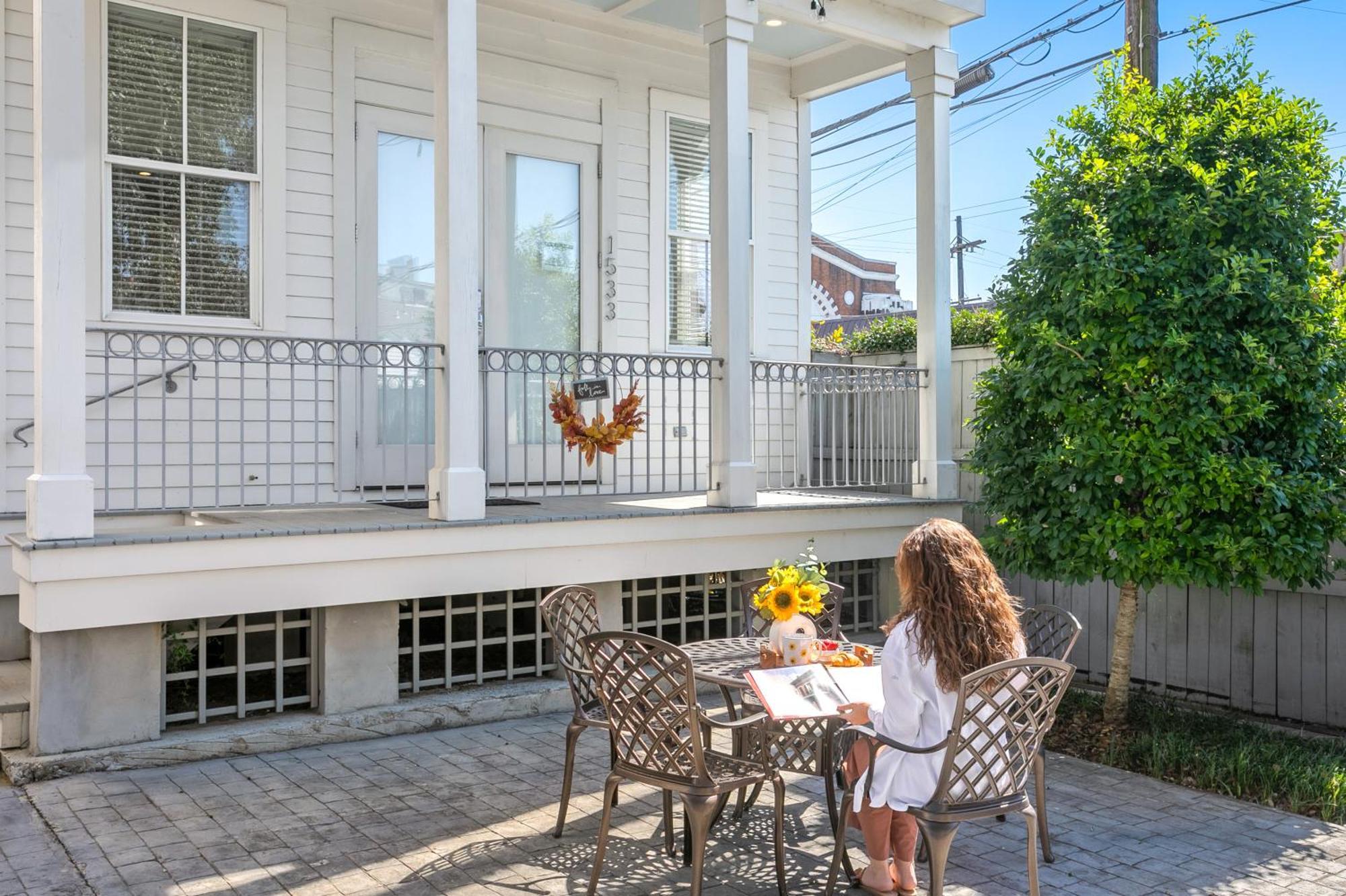 Charming 2Br On Carondelet By Hosteeva Apartment New Orleans Bagian luar foto
