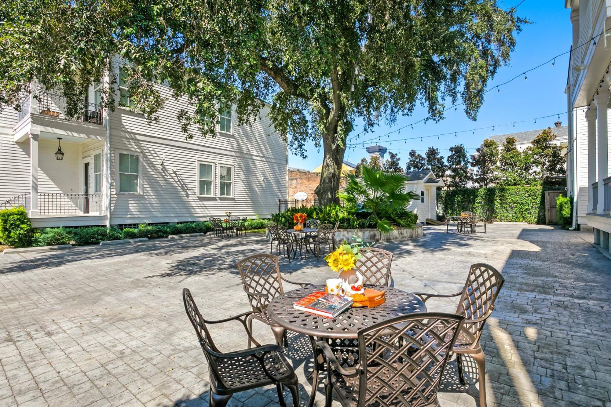 Charming 2Br On Carondelet By Hosteeva Apartment New Orleans Bagian luar foto