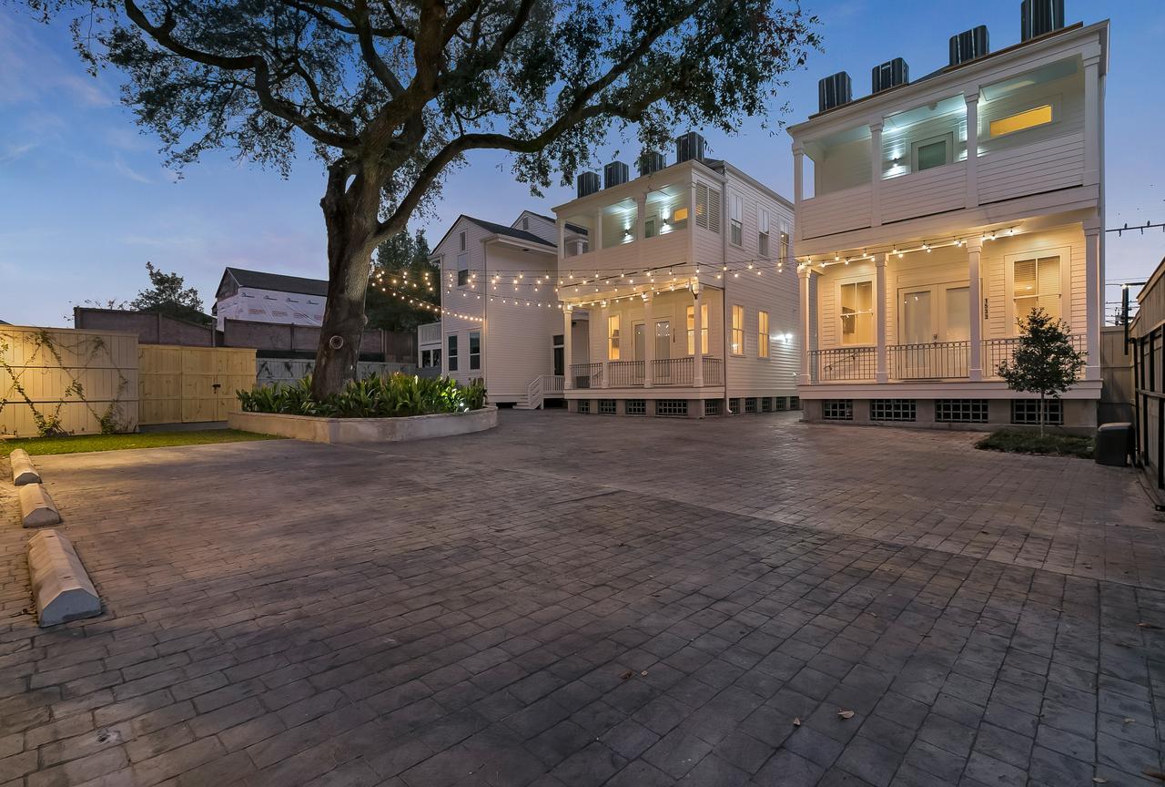 Charming 2Br On Carondelet By Hosteeva Apartment New Orleans Bagian luar foto