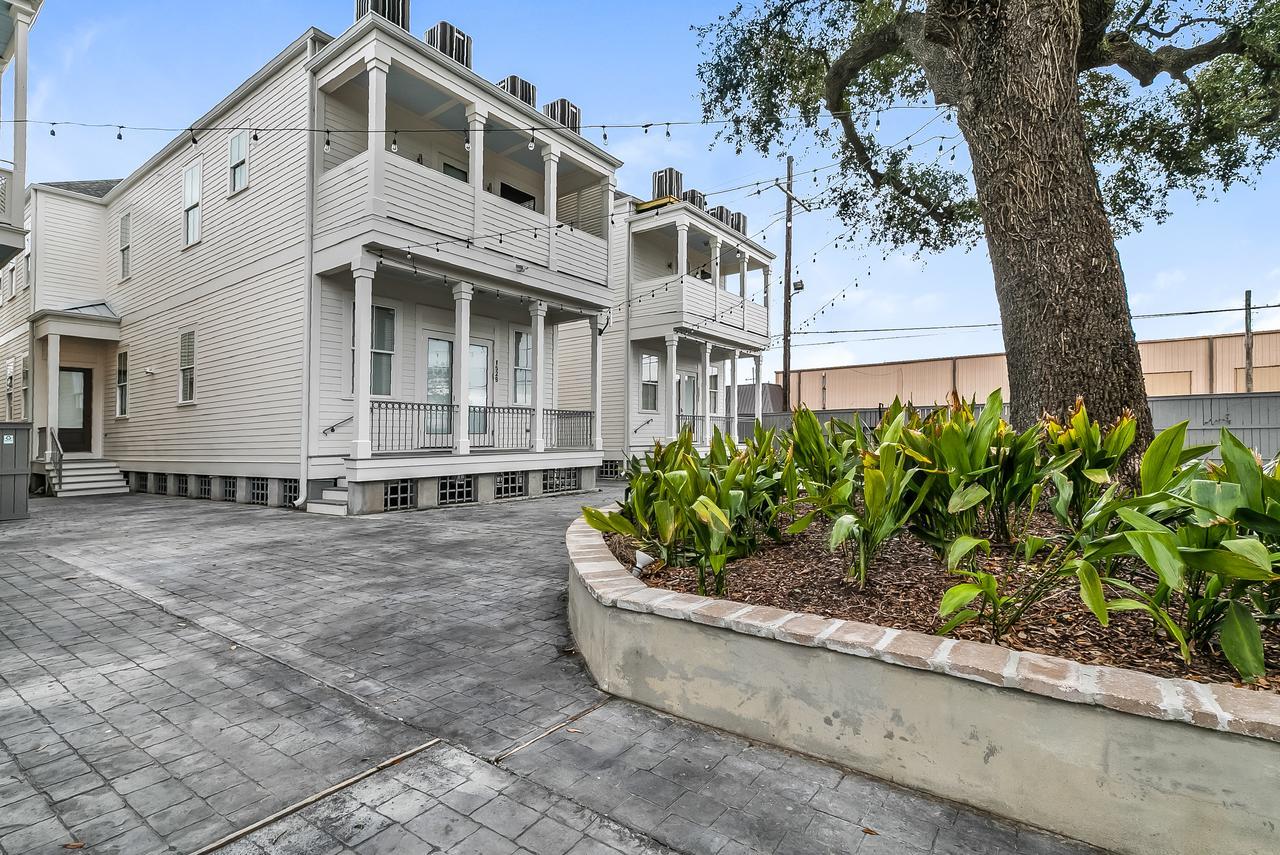 Charming 2Br On Carondelet By Hosteeva Apartment New Orleans Bagian luar foto