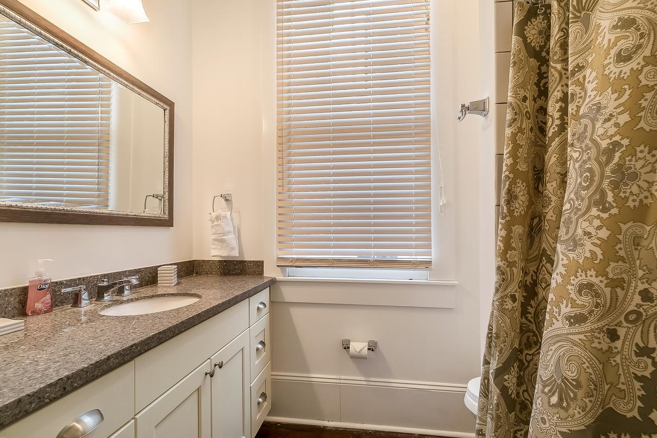 Charming 2Br On Carondelet By Hosteeva Apartment New Orleans Bagian luar foto