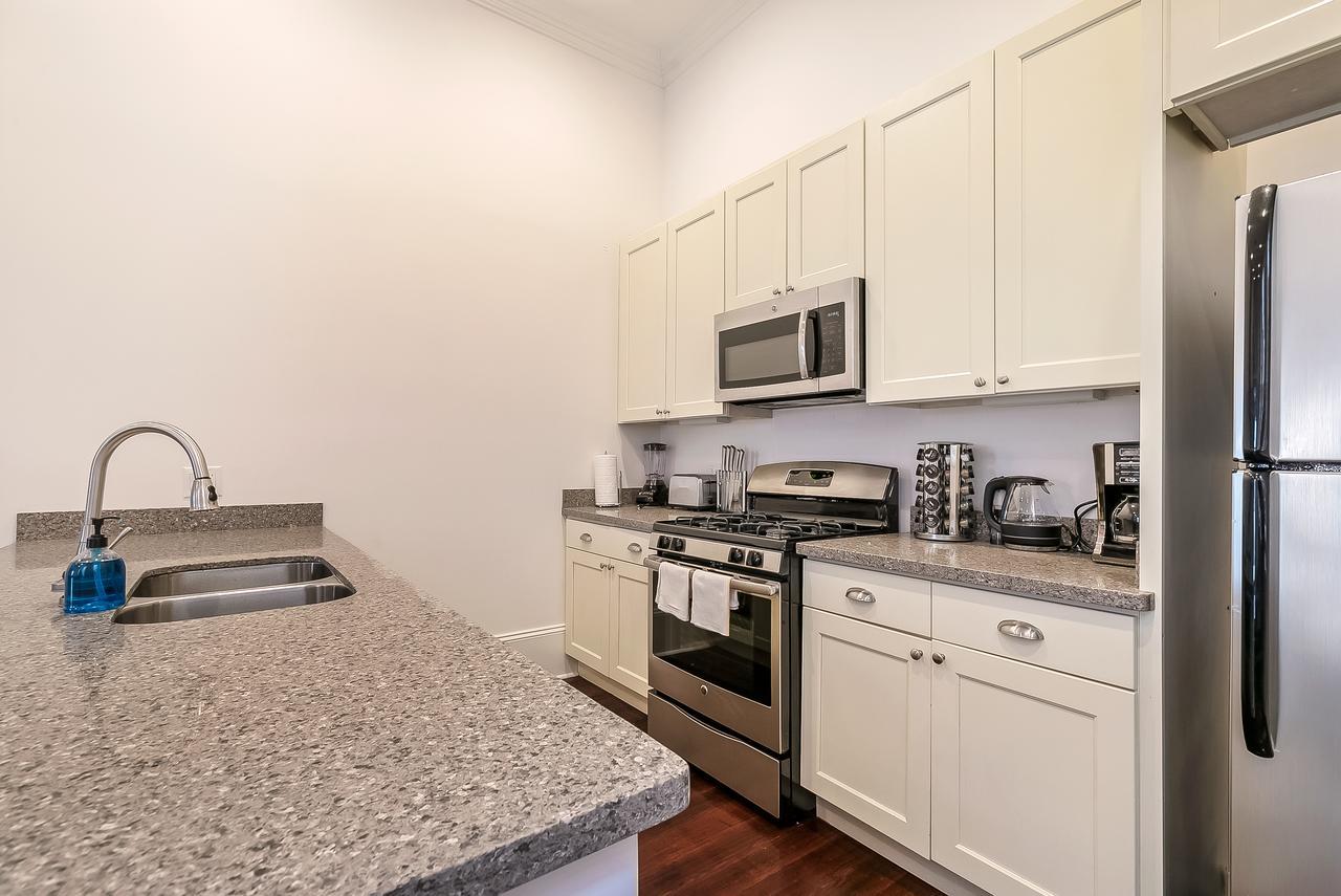 Charming 2Br On Carondelet By Hosteeva Apartment New Orleans Bagian luar foto